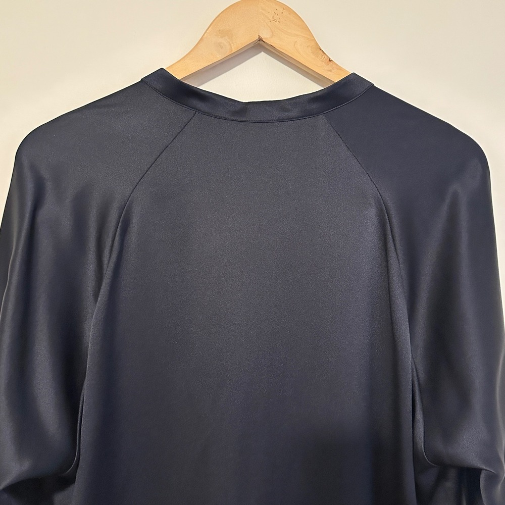 VINCE Silk Long Sleeve Popover Blouse Women S Navy Blue Luxury Tunic Oversized - Picture 6 of 11